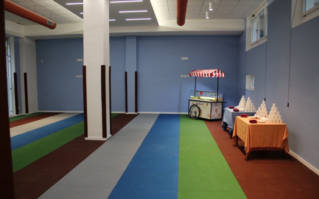 Nasce a Forcella la Casa di vetro, un nuovo spazio ricreativo per i giovani, con pavimentazioni in gomma riciclata
